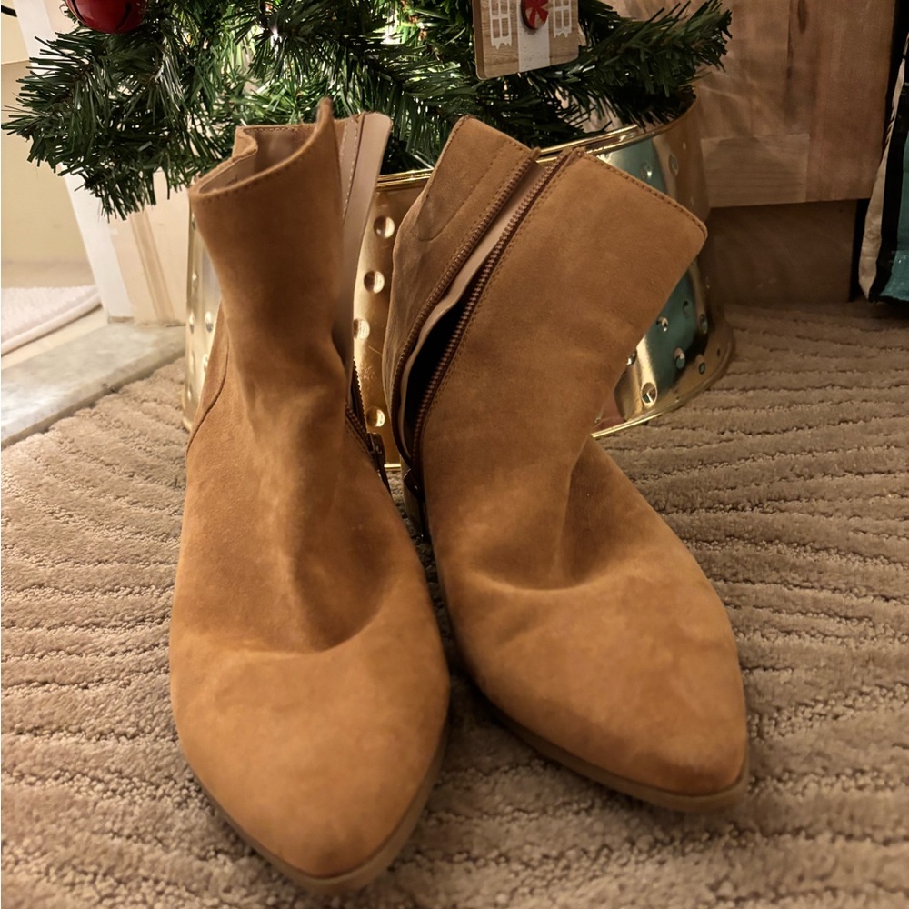 A new day boots 6 1/2